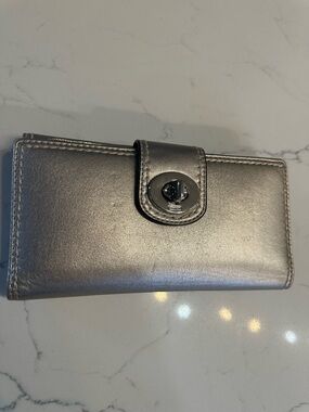 Metallic Silver Women’s Wallet with Turn-Lock Closure